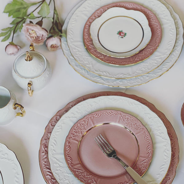 Vivian White Plate Setting for Four