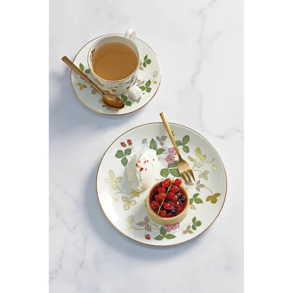 Wild Strawberry Delphi Teacup & Saucer Set of 4