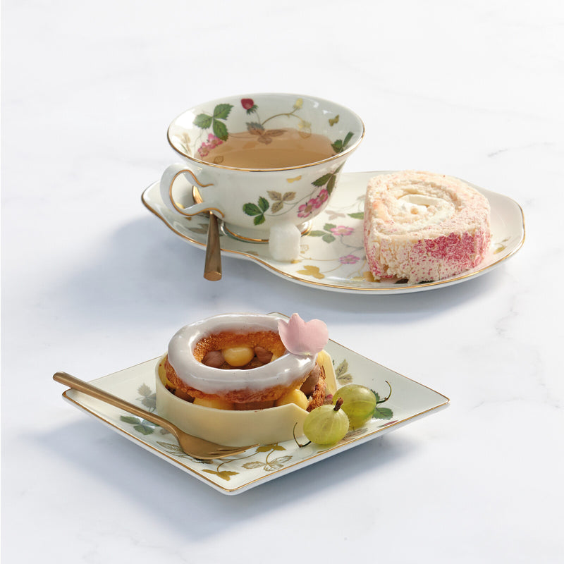 Wild Strawberry Gold Peony Tea Cup & Hostess Tray