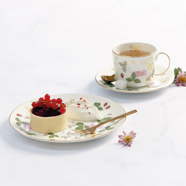 Wild Strawberry Gold Coupe Plate 20cm