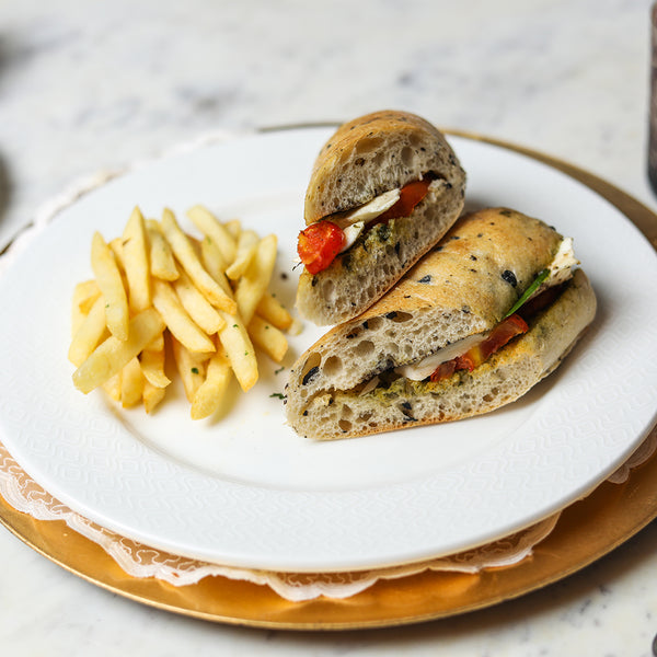 Roast Tomato, Mozzarella & Pesto (Olive Ciabatta)